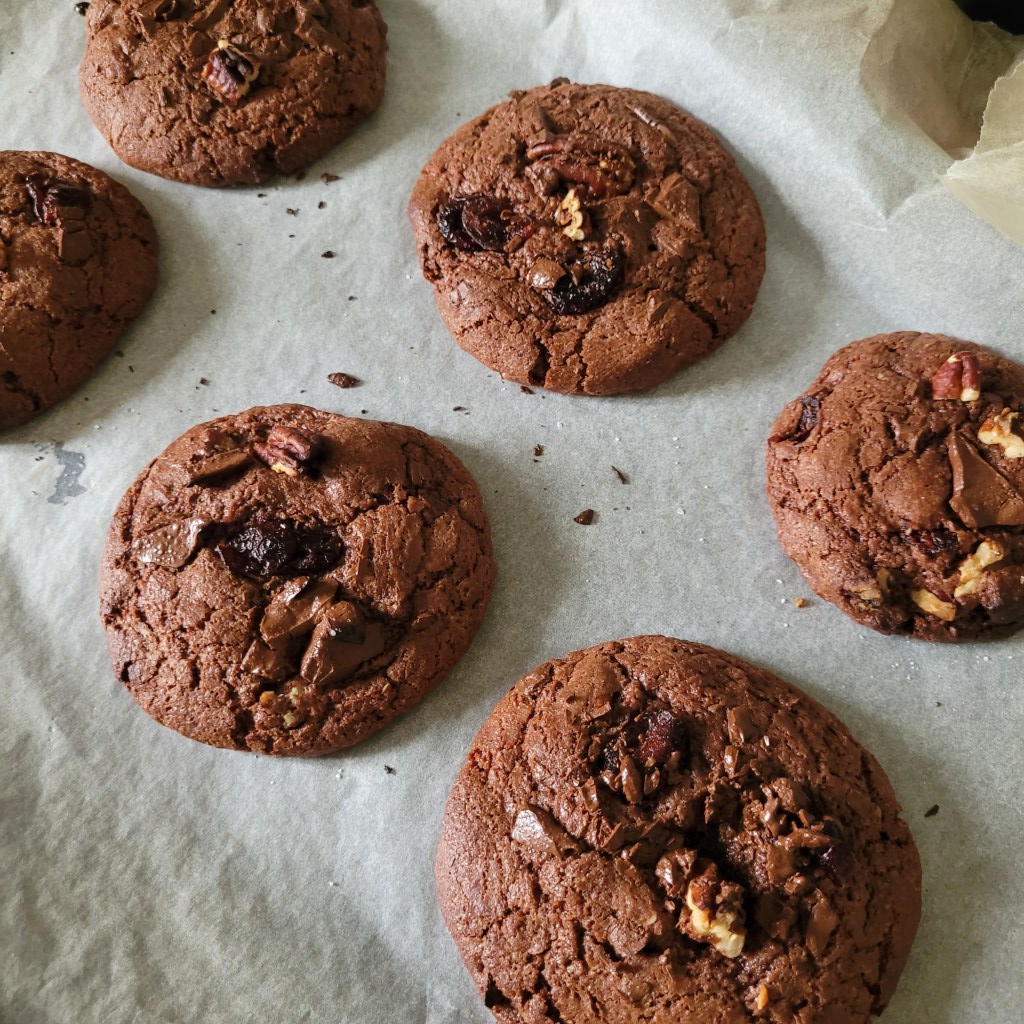 vegan cranberry and pecan cookies
