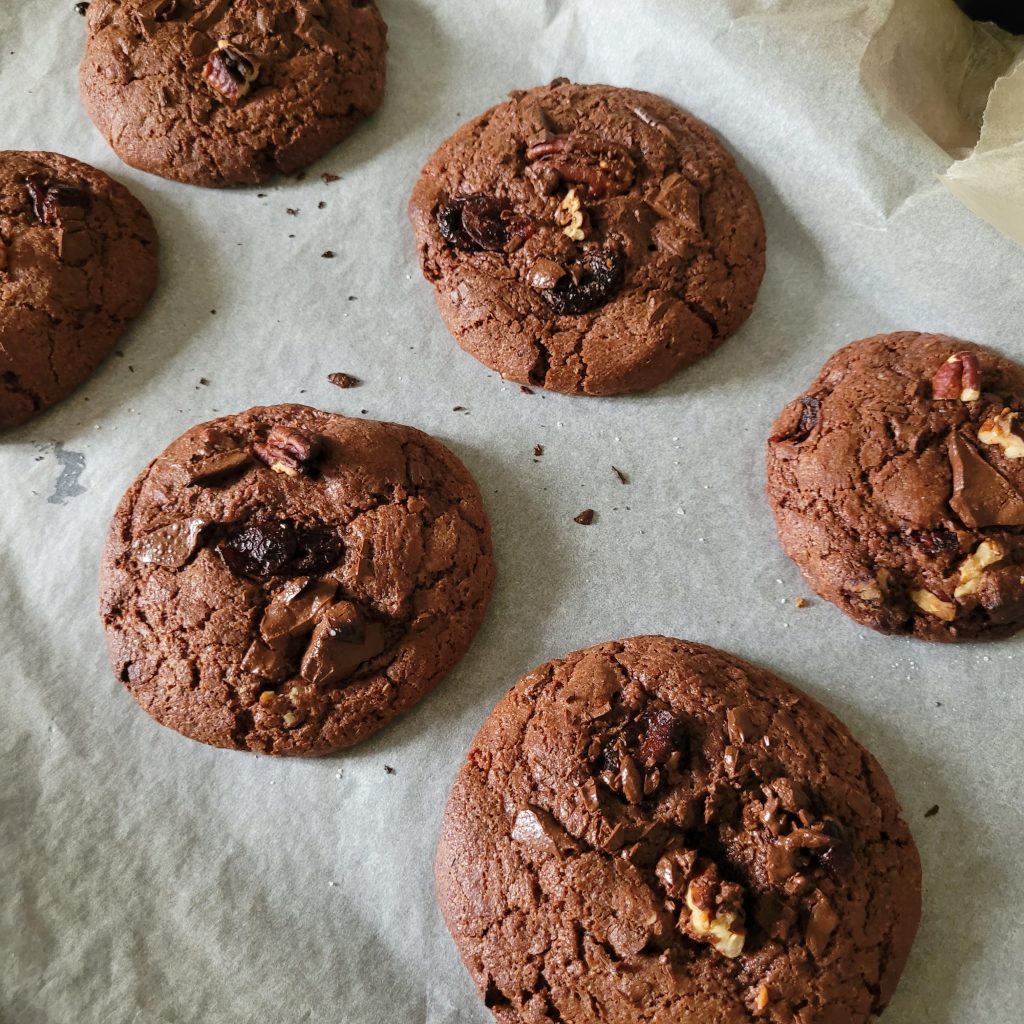 vegan cranberry and pecan cookies
